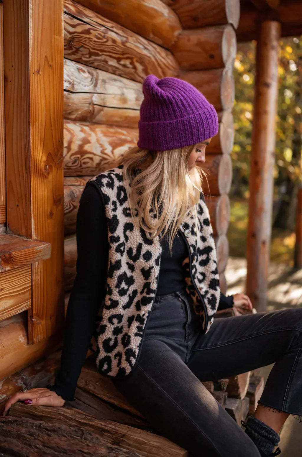 Astrid | Stickad leopardmönstrad väst