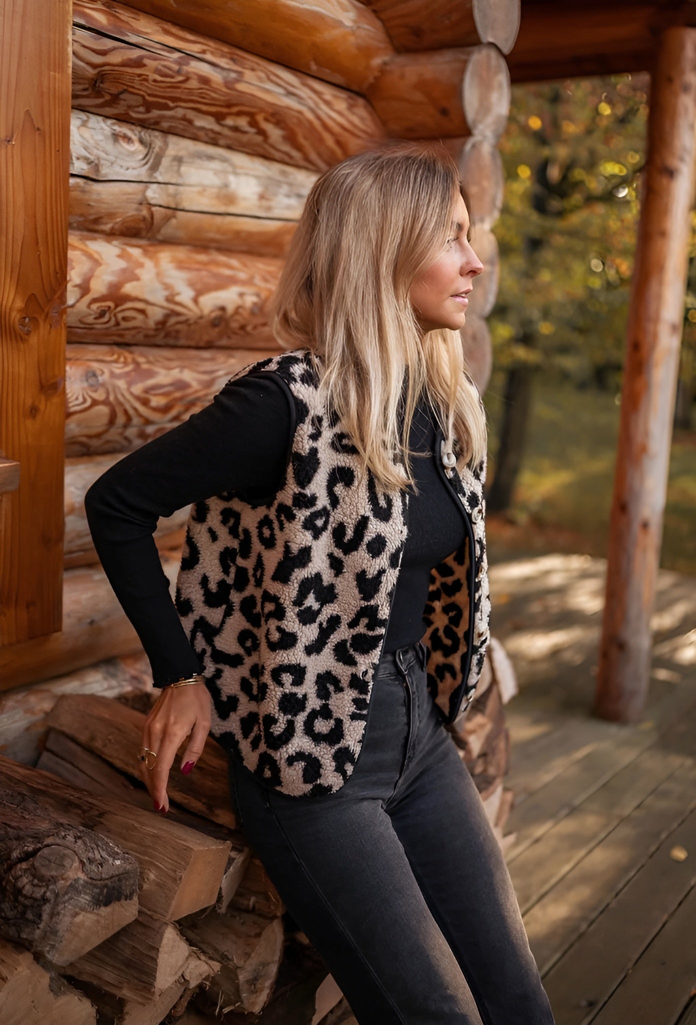 Astrid | Stickad leopardmönstrad väst