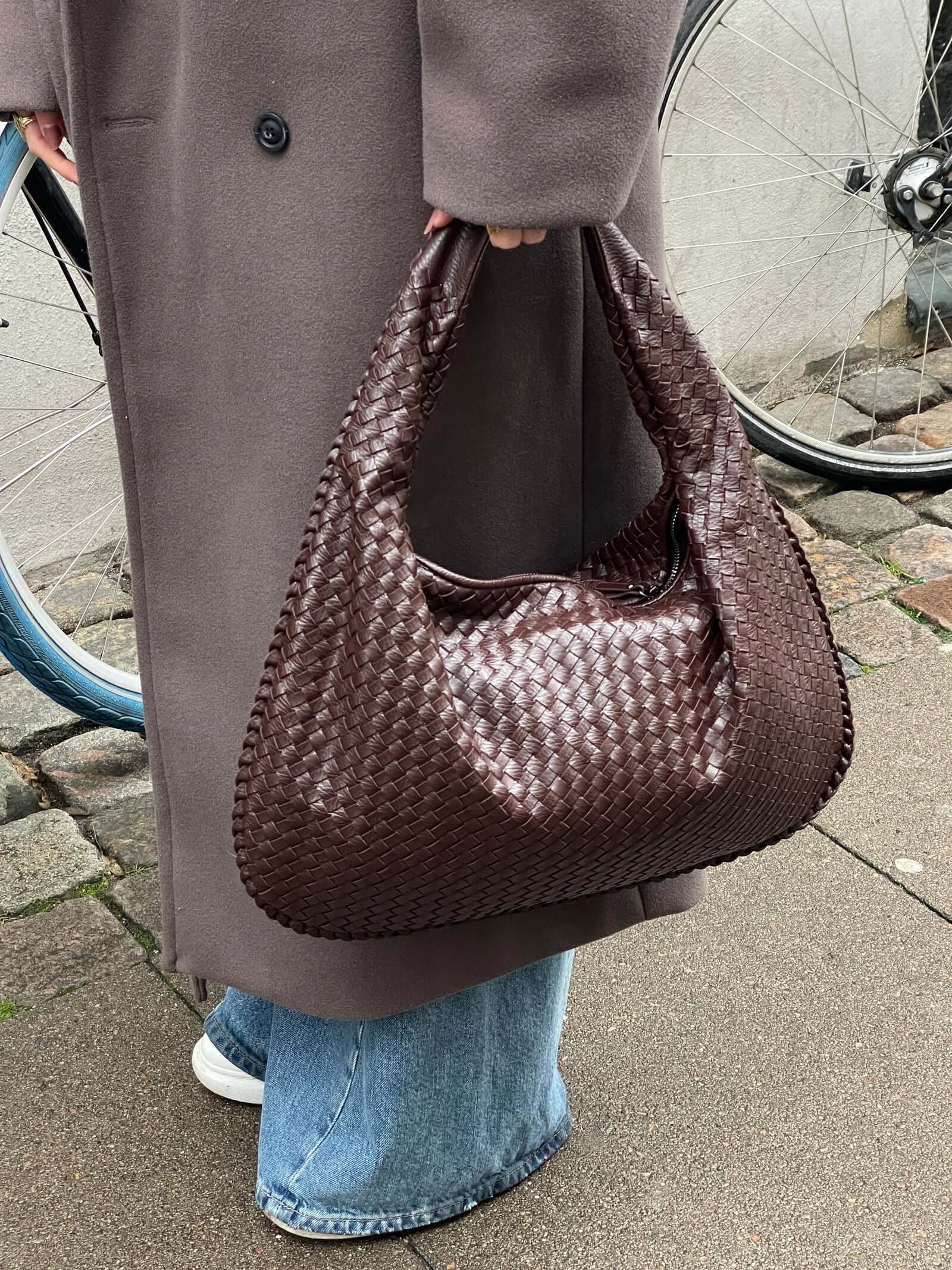 Amelia | Flätad Axelväska