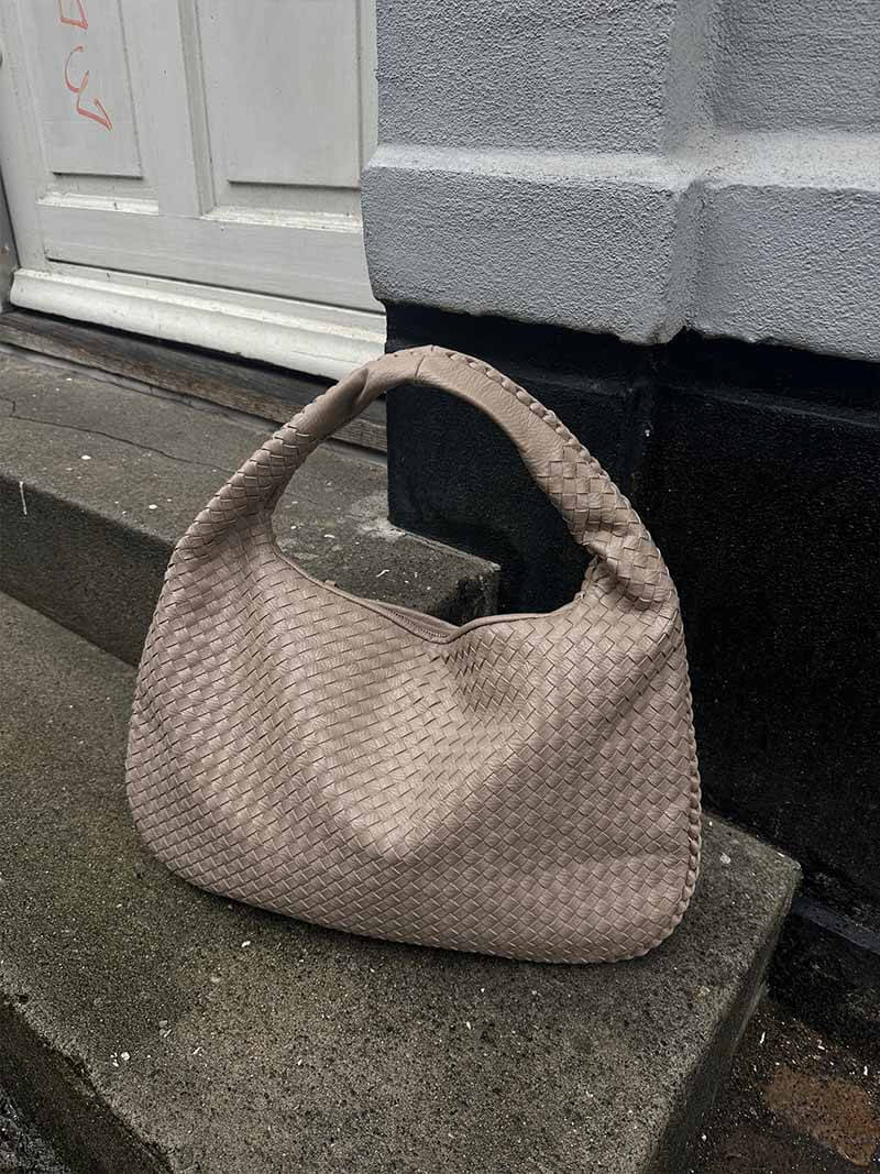 Amelia | Flätad Axelväska
