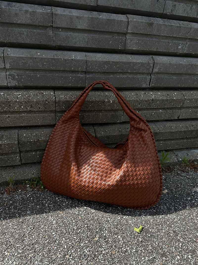 Amelia | Flätad Axelväska