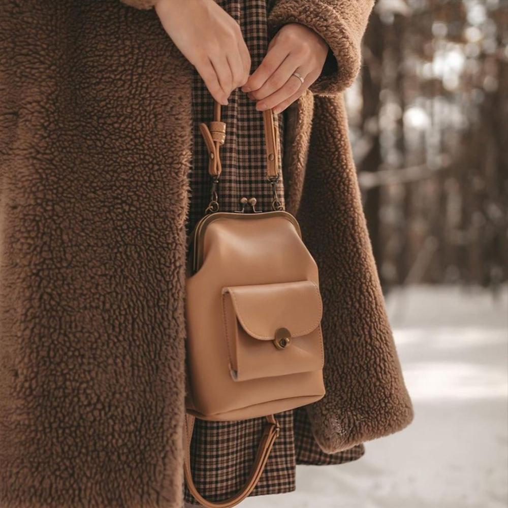 Sac Vintage à Fermeture Bouchon - L'Essentiel Rétro Chic de Grace