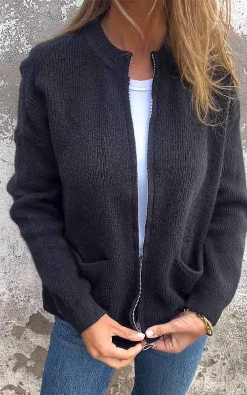 Audrey – Stickad Kofta med Dragkedja för Trendiga Dagar