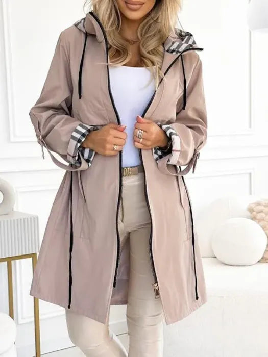 Natalie – Elegant damjacka med dragkedja och modern design