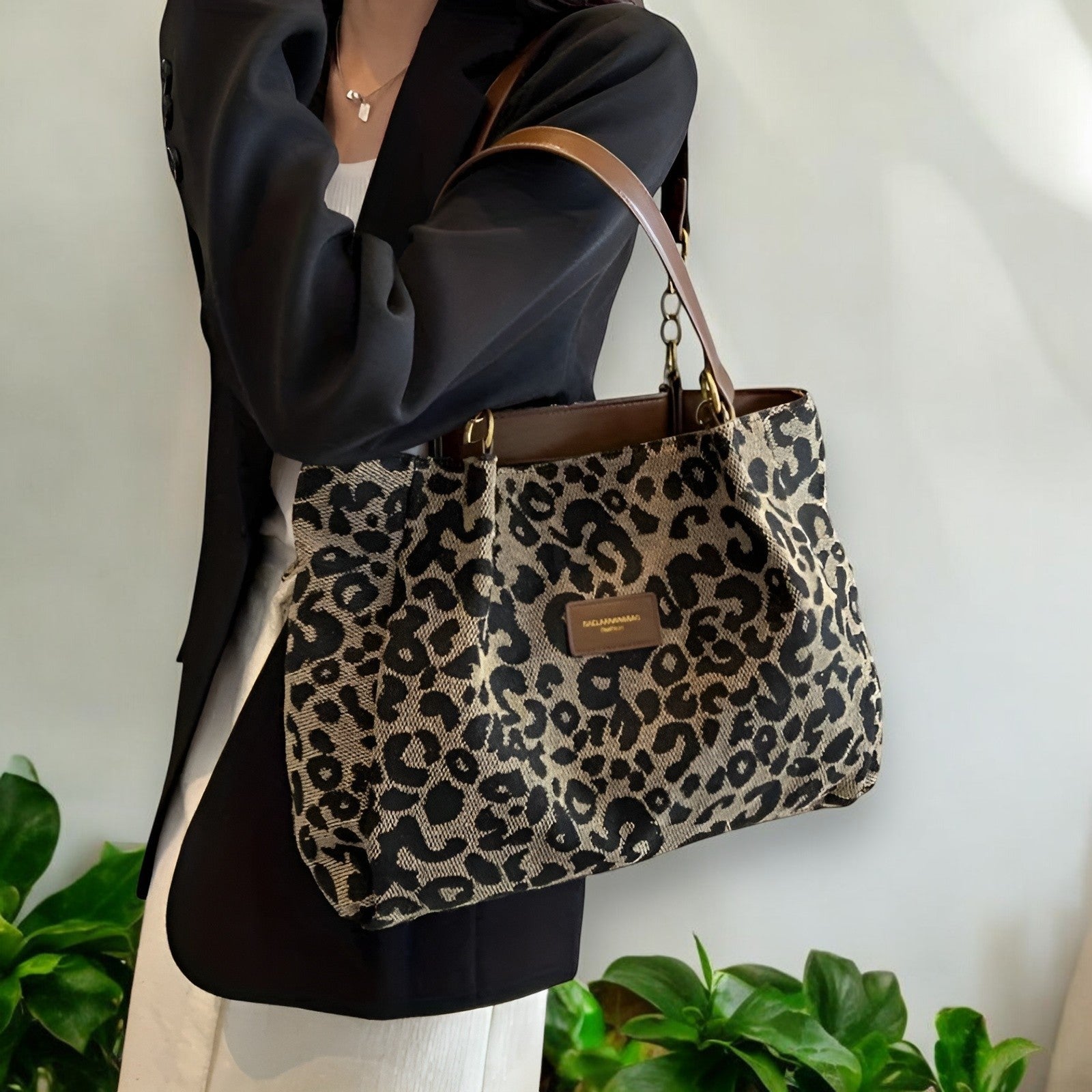 Claire™ – Leopardmönstrad toteväska