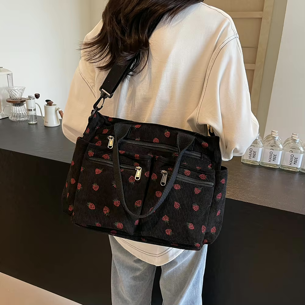 Strawberry Tote™ – Axelväska
