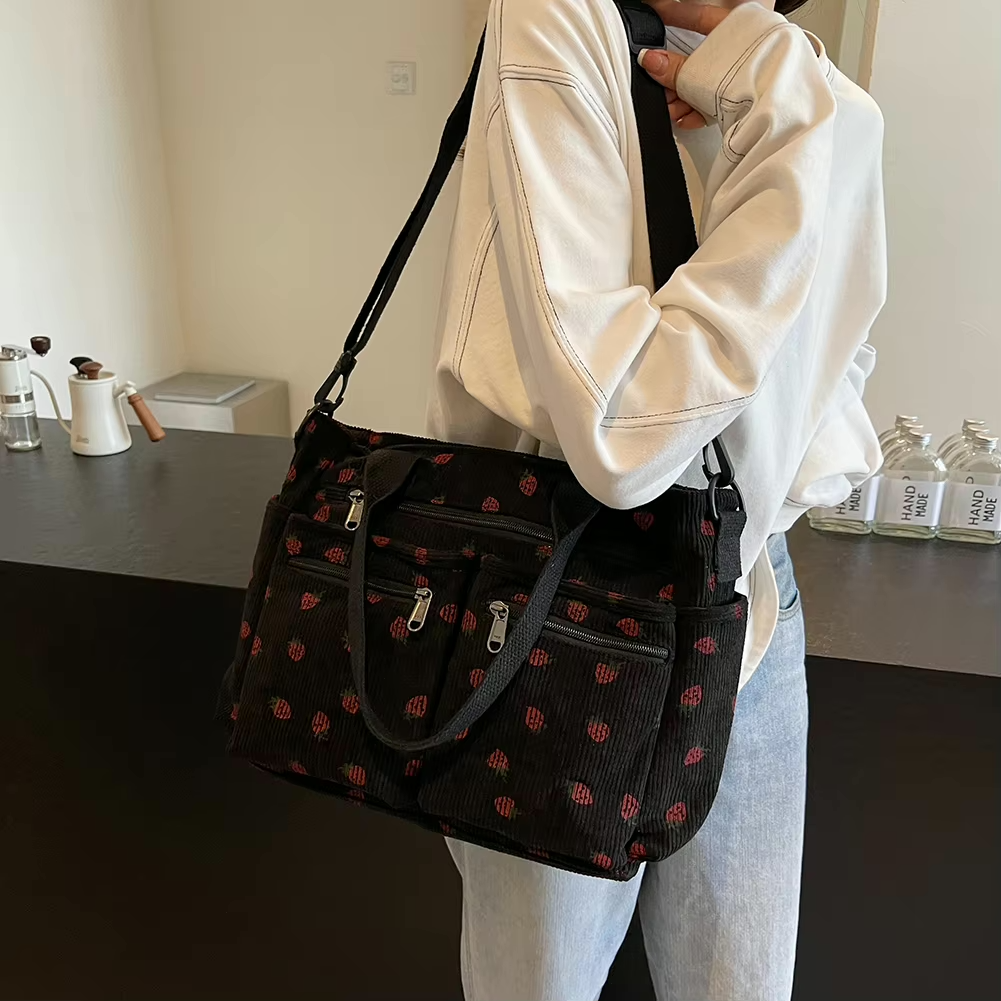 Strawberry Tote™ – Axelväska